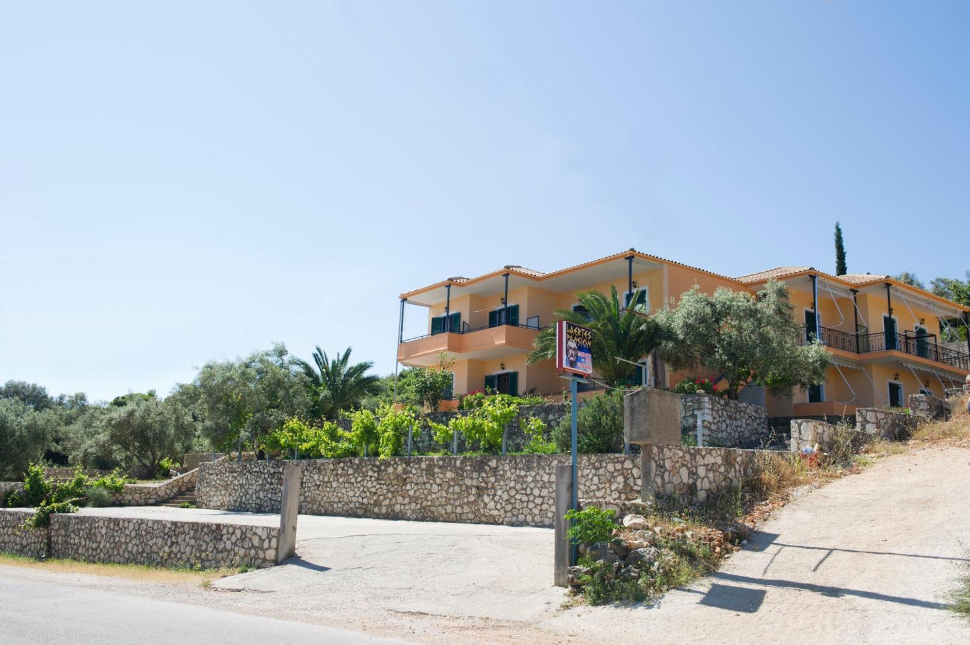 Pansion Laertes Apartamento Tsoukaládhes Exterior foto